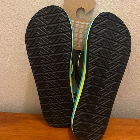 REEF Ahi Kids Flip Flops- Size 4 - Picture 3 of 4